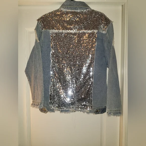 Veveret Denim Jacket With Sequin Detail Size Small Or Medium NWOT New - Picture 7 of 13